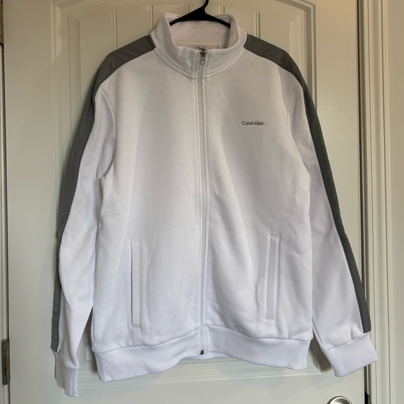 Calvin Klein Classic White Garment - Picture 1 of 3